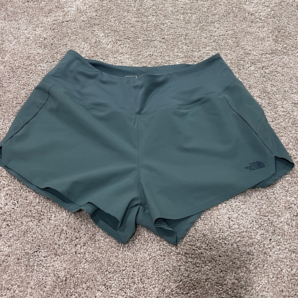 Women’s northface medium athletic shorts